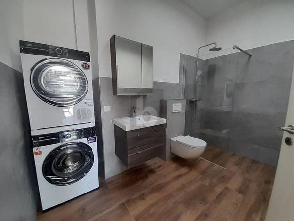 3.5 ZIMMER ATTIKA MIT EINZIGARTIGEM BURGCHARAKTER 4