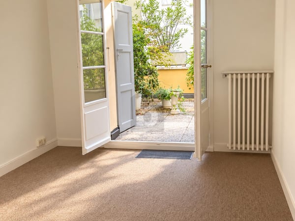 BEL ESPACE DE BUREAU AVEC TERRASSE PRIVATIVE 3