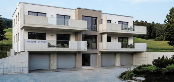 LUMINEUX, SPACIEUX AVEC UN IMMENSE BALCON