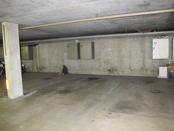 Tiefgaragenplatz zu vermieten in Benglen (8121) 2