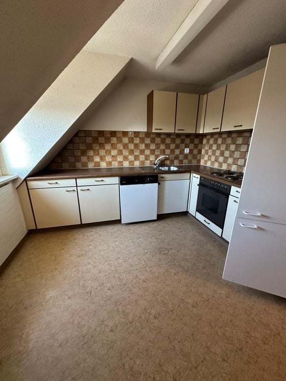 Charmante 5.5-Zimmer-Dachwohnung mit Parkplatz in St. Gallen 9