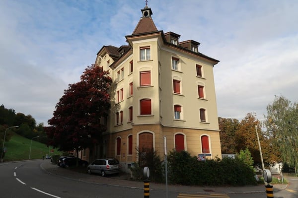 Charmante 5.5-Zimmer-Dachwohnung mit Parkplatz in St. Gallen 1