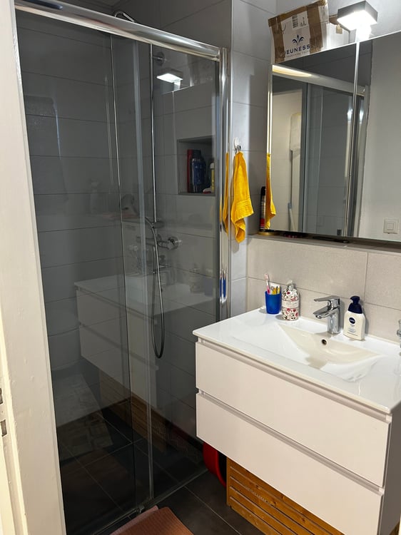 Geräumige, helle 1-Zimmer-Wohnung 3