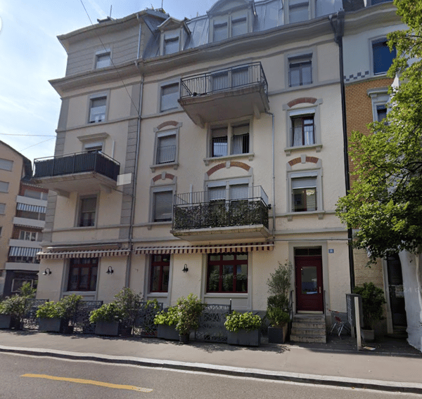 Geräumige, helle 1-Zimmer-Wohnung 1