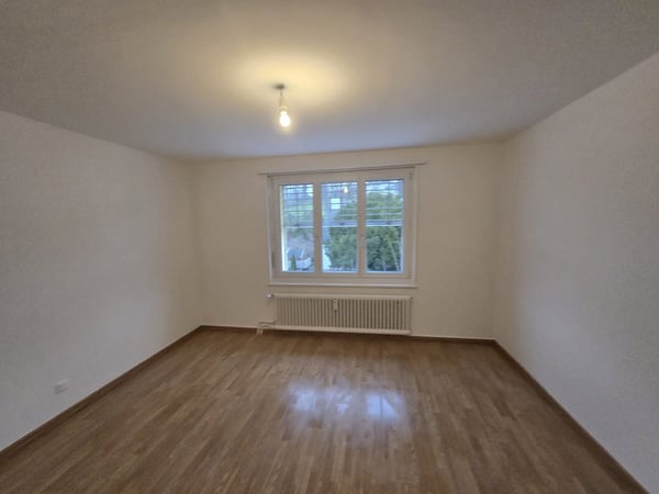 Attraktive und geräumige 1 Zi. Wohnung mit grossem Balkon, beim Untersee!! 7