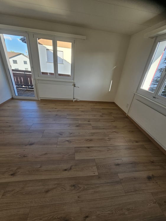 ruhige und schöne 4 Zimmer Wohnung mit Balkon 4