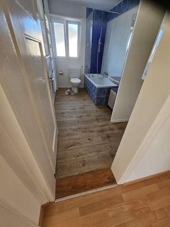 ruhige und schöne 4 Zimmer Wohnung mit Balkon 3