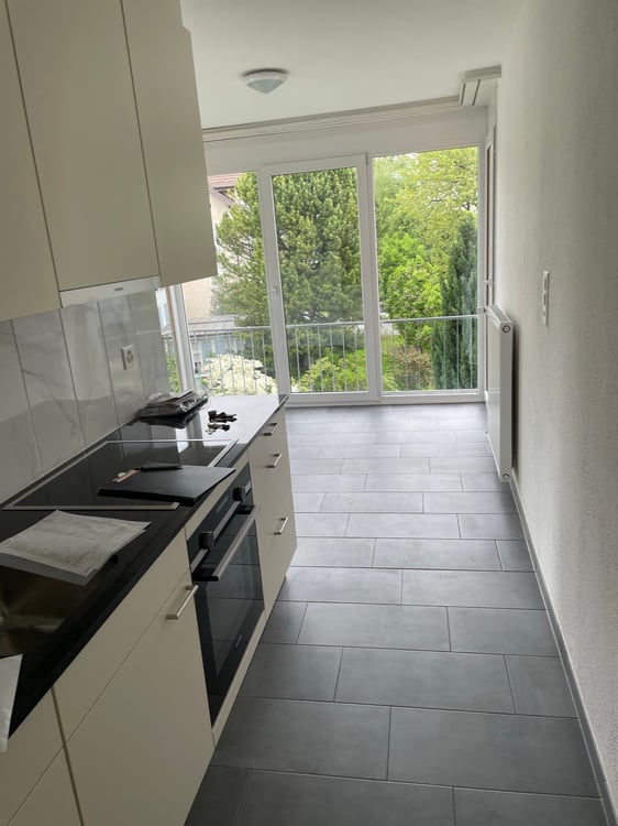 Sanierte und geräumige 3.5 Zi. Wohnung zu vermieten! 3