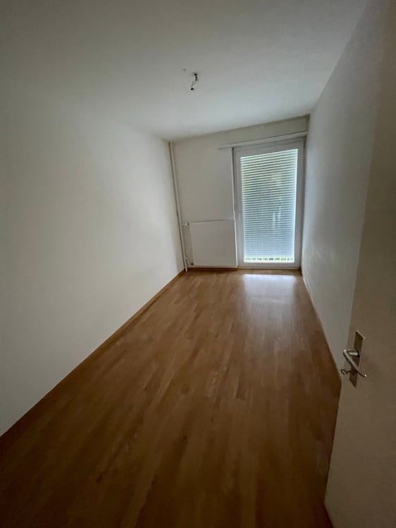 Sanierte und geräumige 3.5 Zi. Wohnung zu vermieten! 9