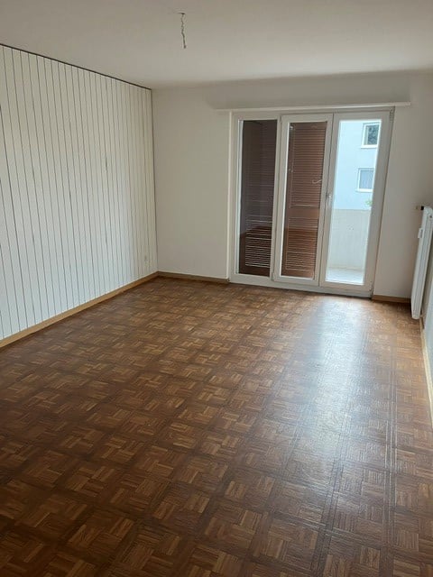 schöne und geräumige 4 1/2 Zimmer Wohnung an guter Lage 4