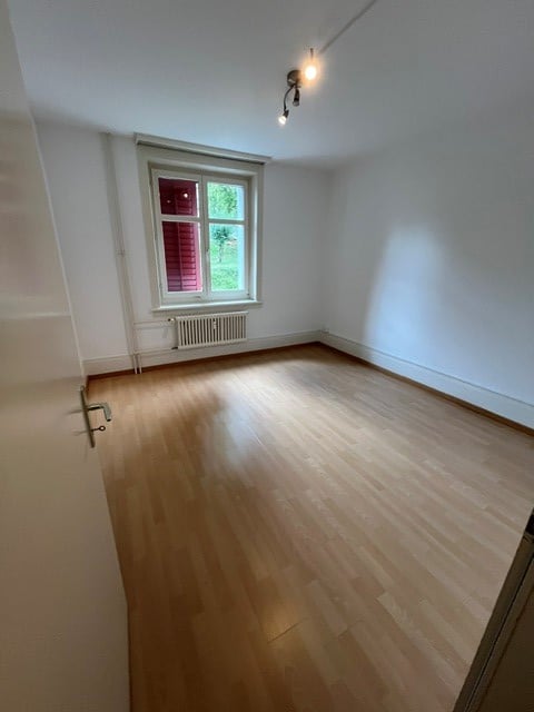 schöne und geräumige 3.5 Zimmer Wohnung 3
