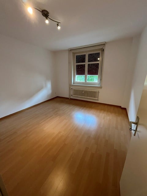 schöne und geräumige 3.5 Zimmer Wohnung 2