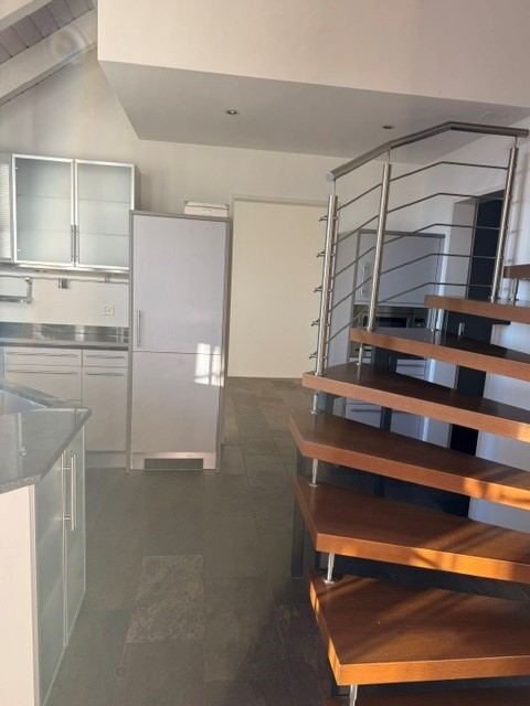 3 1/2-Zimmer-Maisonette-Wohnung mit traumhafter Weitsicht mitten im Golfparadies 11