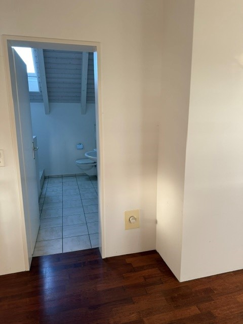 3 1/2-Zimmer-Maisonette-Wohnung mit traumhafter Weitsicht mitten im Golfparadies 24