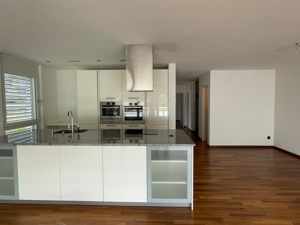 Moderne 3.5-Zimmer-Wohnung mit Traum-Aussicht 8