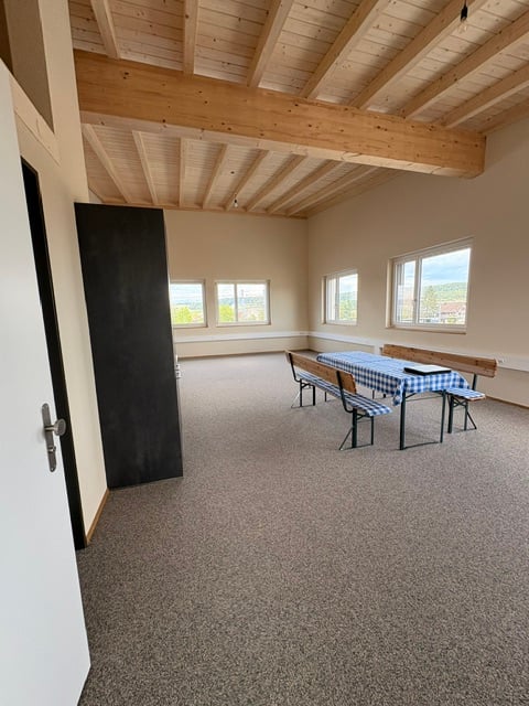 Modernes, lichtdurchflutetes Büro 5