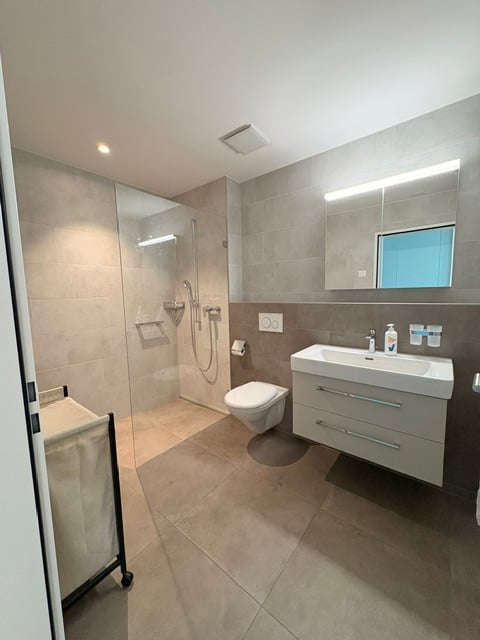 Moderne 3.5 Zimmer-Wohnung nach Eigentumsstandard 11