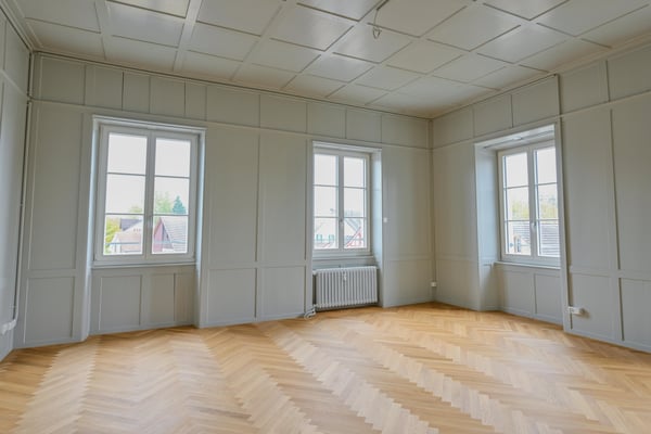 Charmante 5.5-Zimmer-Wohnung mit Kachelofen und Fischgrätparkett 2
