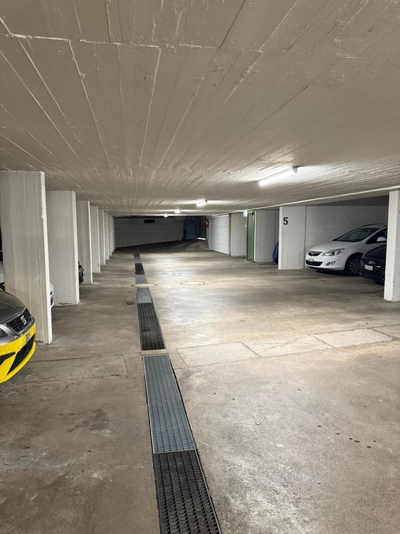 Tiefgaragenplatz in Zürich-Altstetten zu vermieten 4