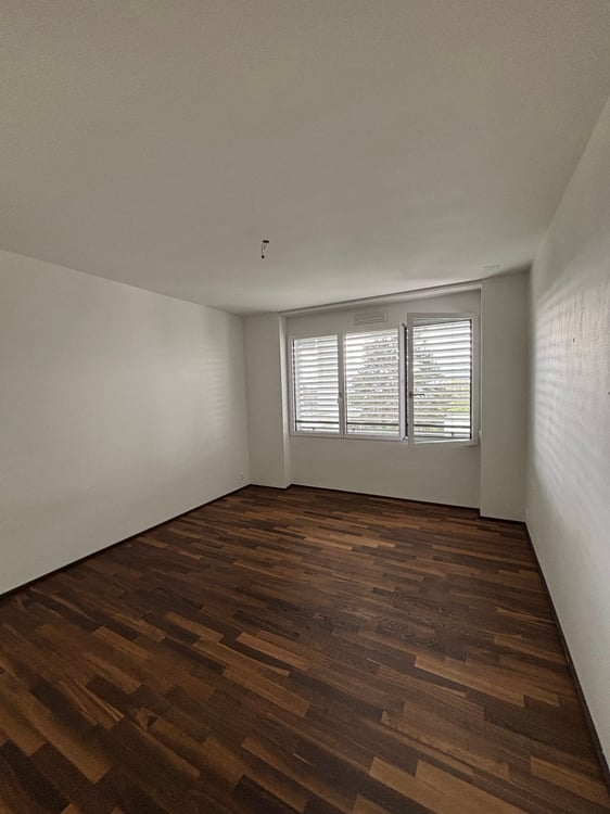 Helle 4.5-Zimmer-Wohnung mit Balkon an ruhiger Lage in Zürich 8044 9