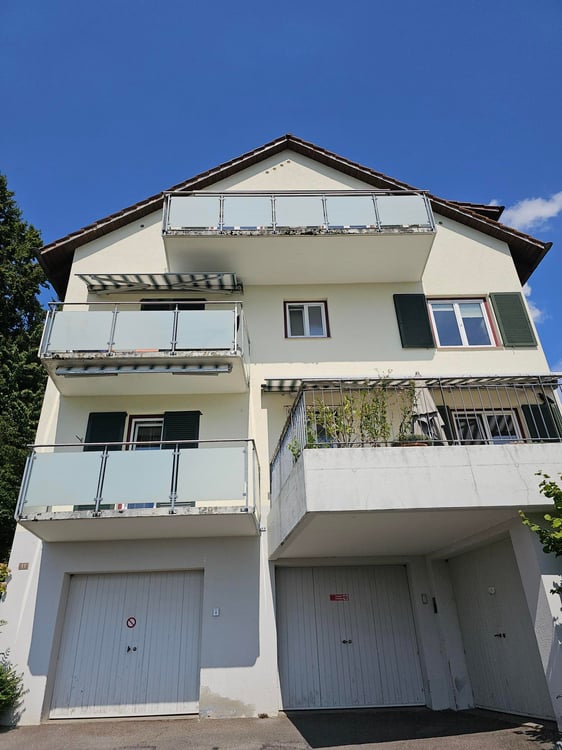Befristet bis 30.09.2027 – Grosszügige 2.5-Zimmerwohnung mit Gartensitzplatz in Herrliberg 2
