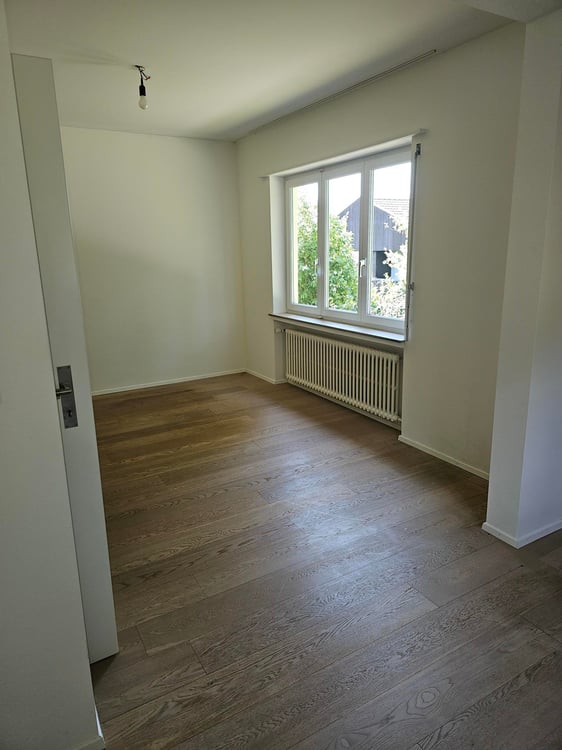 Befristet bis 30.09.2027 – Grosszügige 2.5-Zimmerwohnung mit Gartensitzplatz in Herrliberg 11