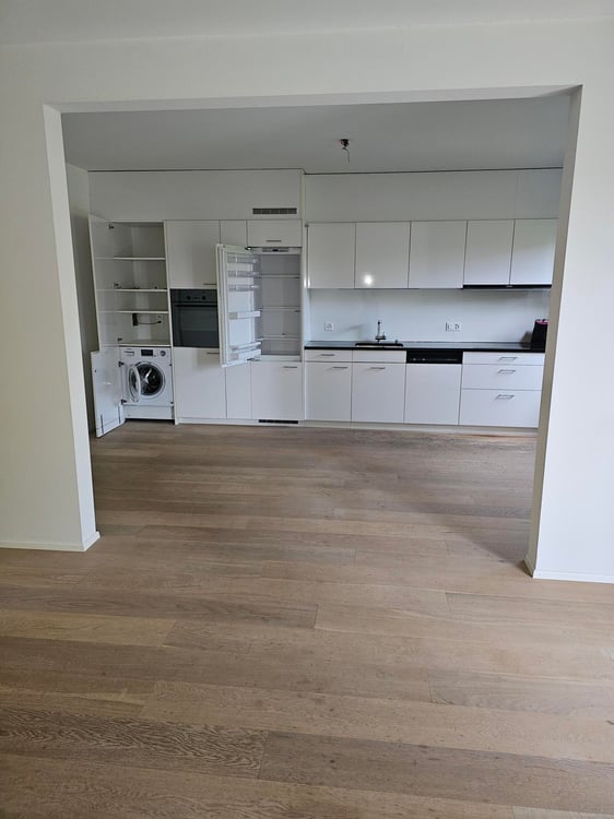 Befristet bis 30.09.2027 – Grosszügige 2.5-Zimmerwohnung mit Gartensitzplatz in Herrliberg 8