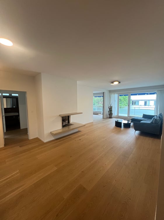 Geräumige 3-Zimmer-Wohnung mit Balkon und schöner Aussicht in Zürich-Fluntern 6