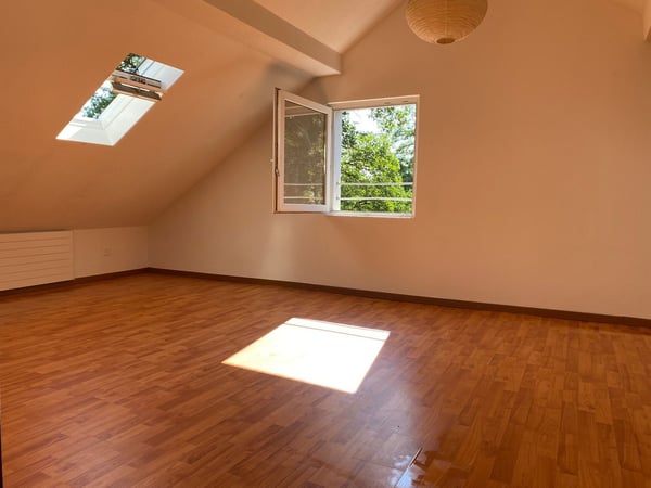 2.5-Zimmer-Dachwohnung im 3. Stock – per sofort verfügbar 2