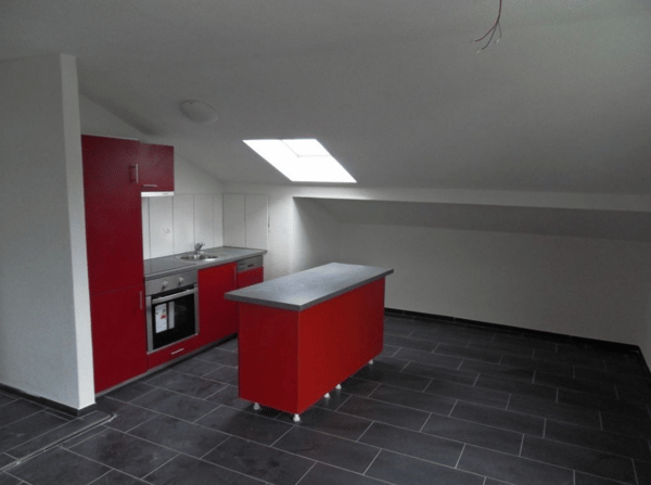 helle und geräumige 2.5-Zimmer-Dachwohnung 2