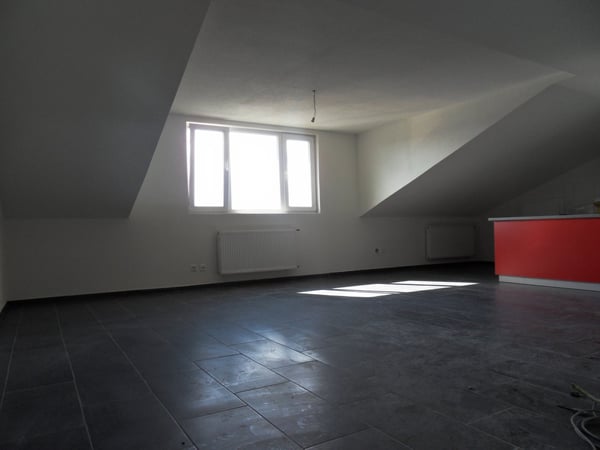 helle und geräumige 2.5-Zimmer-Wohnung 5