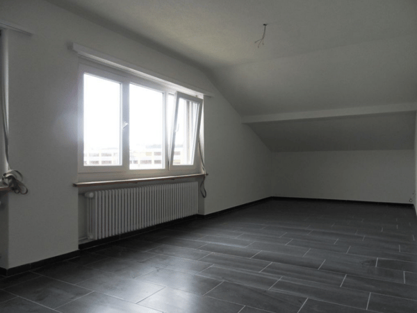 helle und geräumige 2.5-Zimmer-Dachwohnung 3