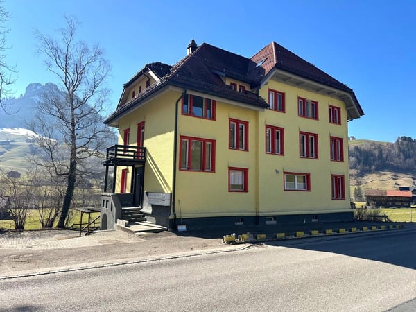 Helle 2.5-Zimmer-Wohnung mit schöner Aussicht in Stein SG 1