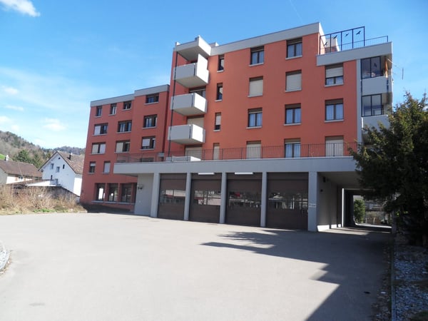 Helle und gemütliche 2.5-Zimmer-Wohnung mit einladender Terrasse 1