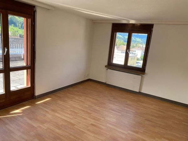 Helle und gemütliche 2.5-Zimmer-Wohnung mit einladender Terrasse 3