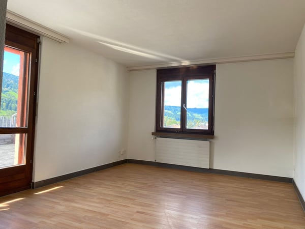 Helle und gemütliche 2.5-Zimmer-Wohnung mit einladender Terrasse 3