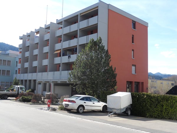 Helle und gemütliche 2.5-Zimmer-Wohnung mit einladender Terrasse 13
