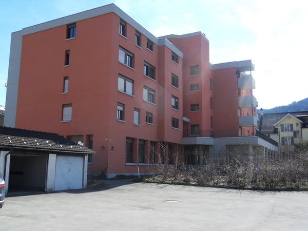 Helle und gemütliche 2.5-Zimmer-Wohnung mit einladender Terrasse 16