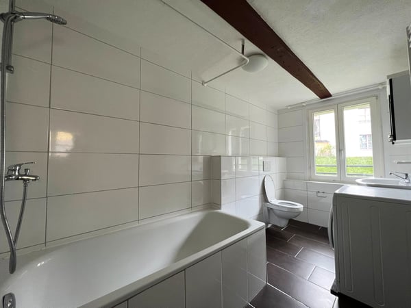 Charmante 3.5-Zimmer-Wohnung mit Balkon in Degersheim 2