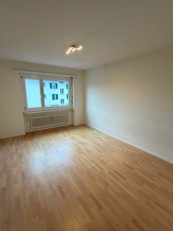 1.5 Wohnung mit grossem Spielplatz! 4