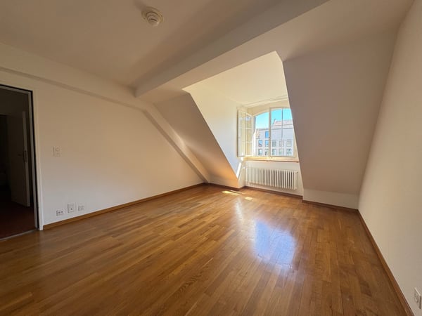 Charmante 3.5-Zimmer-Dachwohnung mitten in der Zürcher Altstadt 6