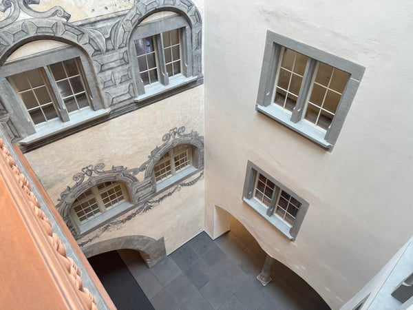 Charmante 3.5-Zimmer-Dachwohnung mitten in der Zürcher Altstadt 13