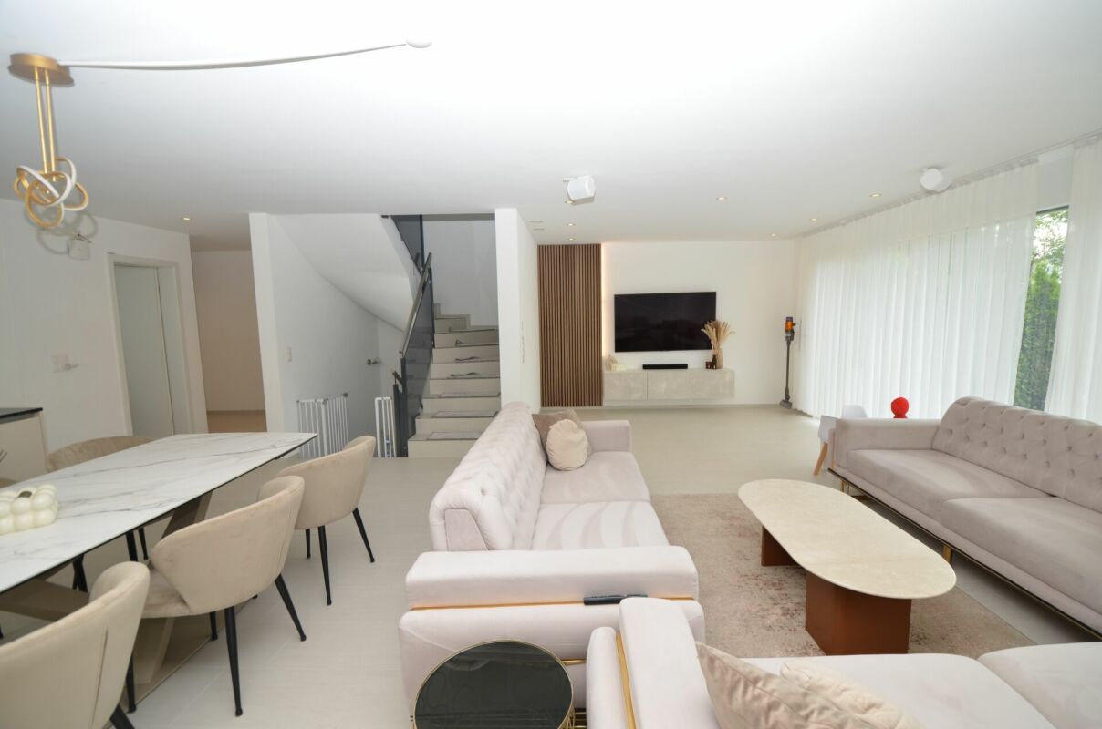 Top modernes Einfamilienhaus mit Garage