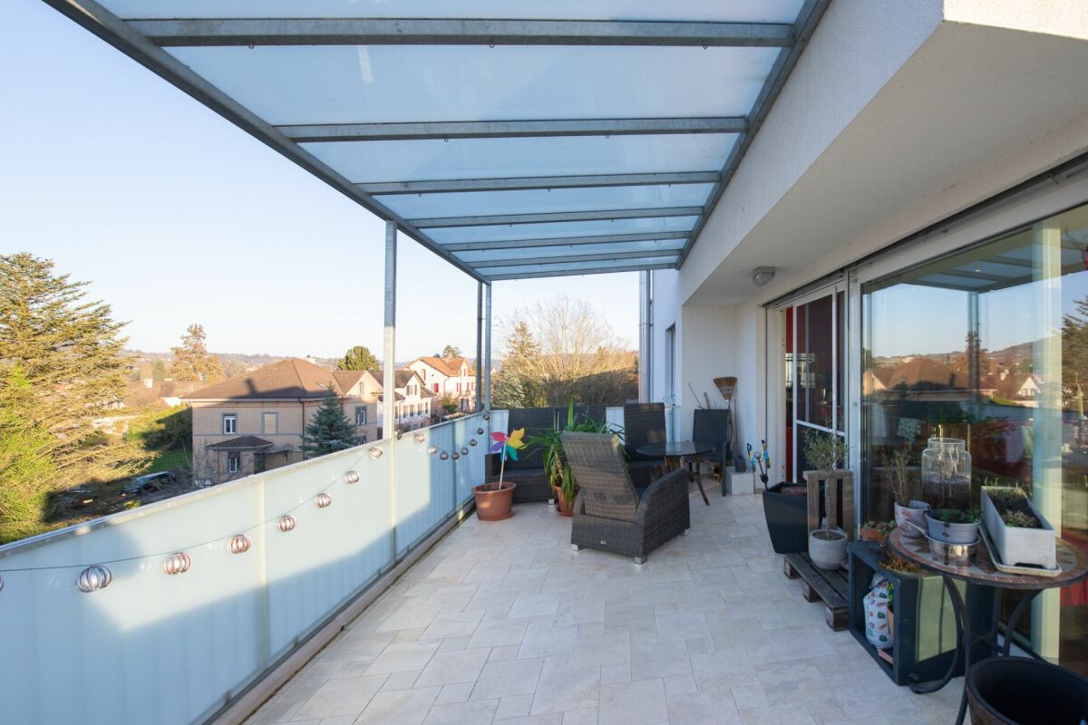 Moderne 4.5-Zimmer-Wohnung mit grossem Balkon - nur wenige Schritte vom Bahnhof