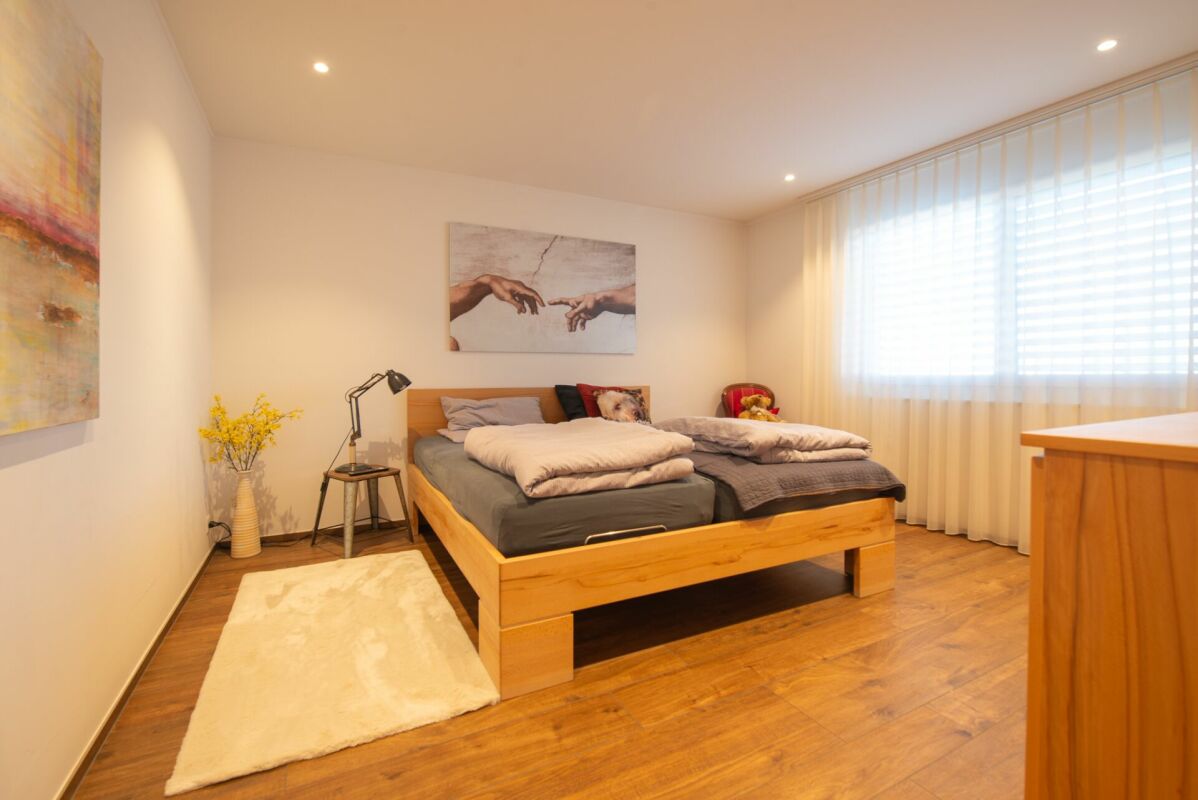 Moderne 4.5-Zimmer-Wohnung mit grossem Balkon - nur wenige Schritte vom Bahnhof