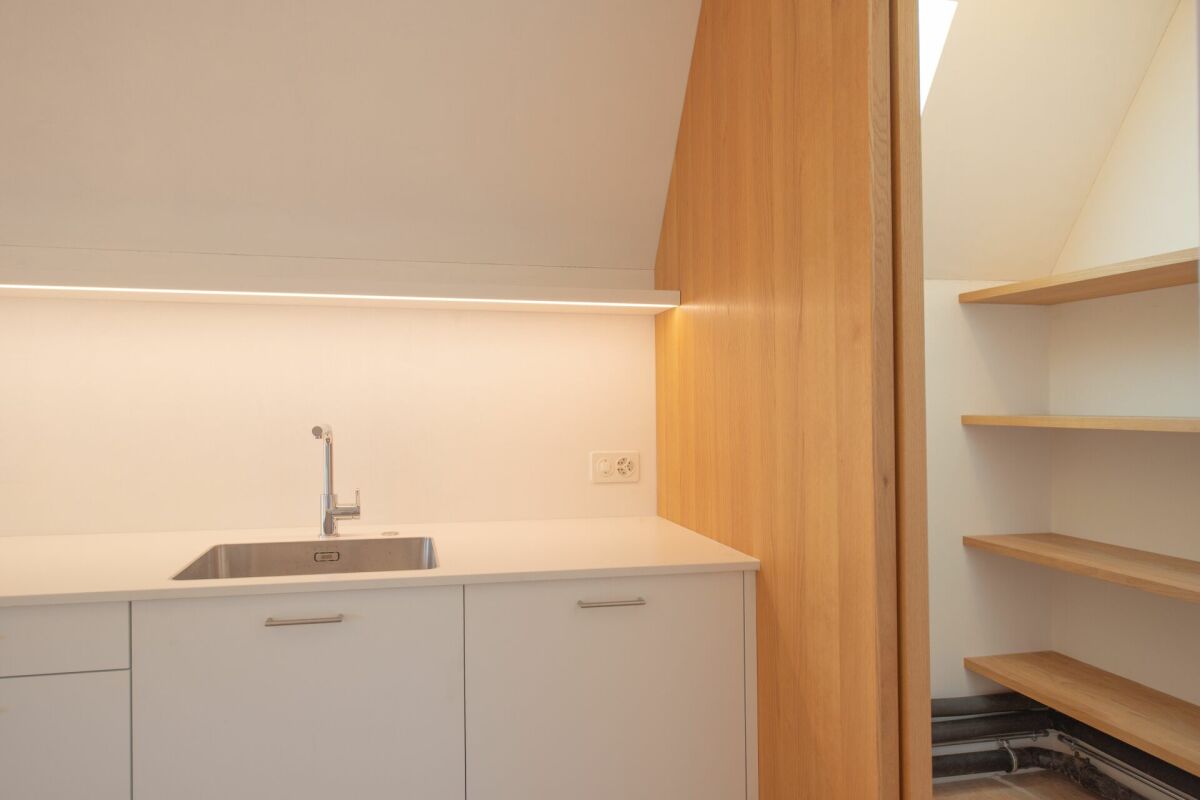 Exklusive Dachwohnung mit traumhaftem Rheinblick