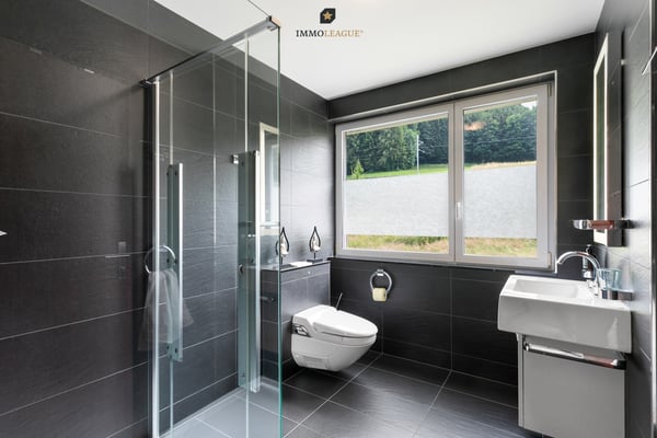 Exklusives Wohnen an ruhiger Lage mit Wellnessbereich in Stadtnähe. 9