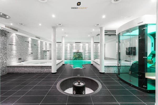 Exklusives Wohnen an ruhiger Lage mit Wellnessbereich in Stadtnähe. 2