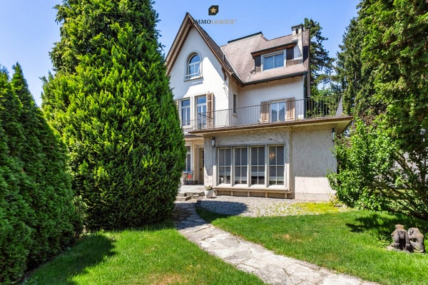 Grossartige Stadtvilla in idyllischer Umgebung mit viel Baulandreserve 7