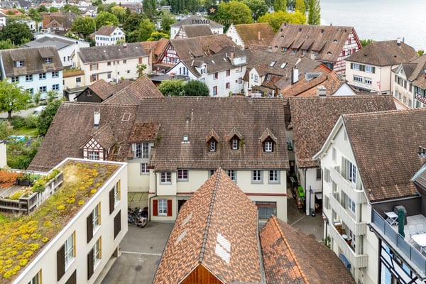Begehrtes Mehrfamilienhaus in zentraler Seelage 3